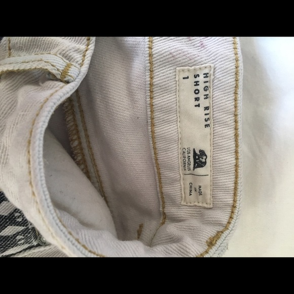 D E N I M  S H O R T S // AZTEC PRINT - Picture 4 of 4