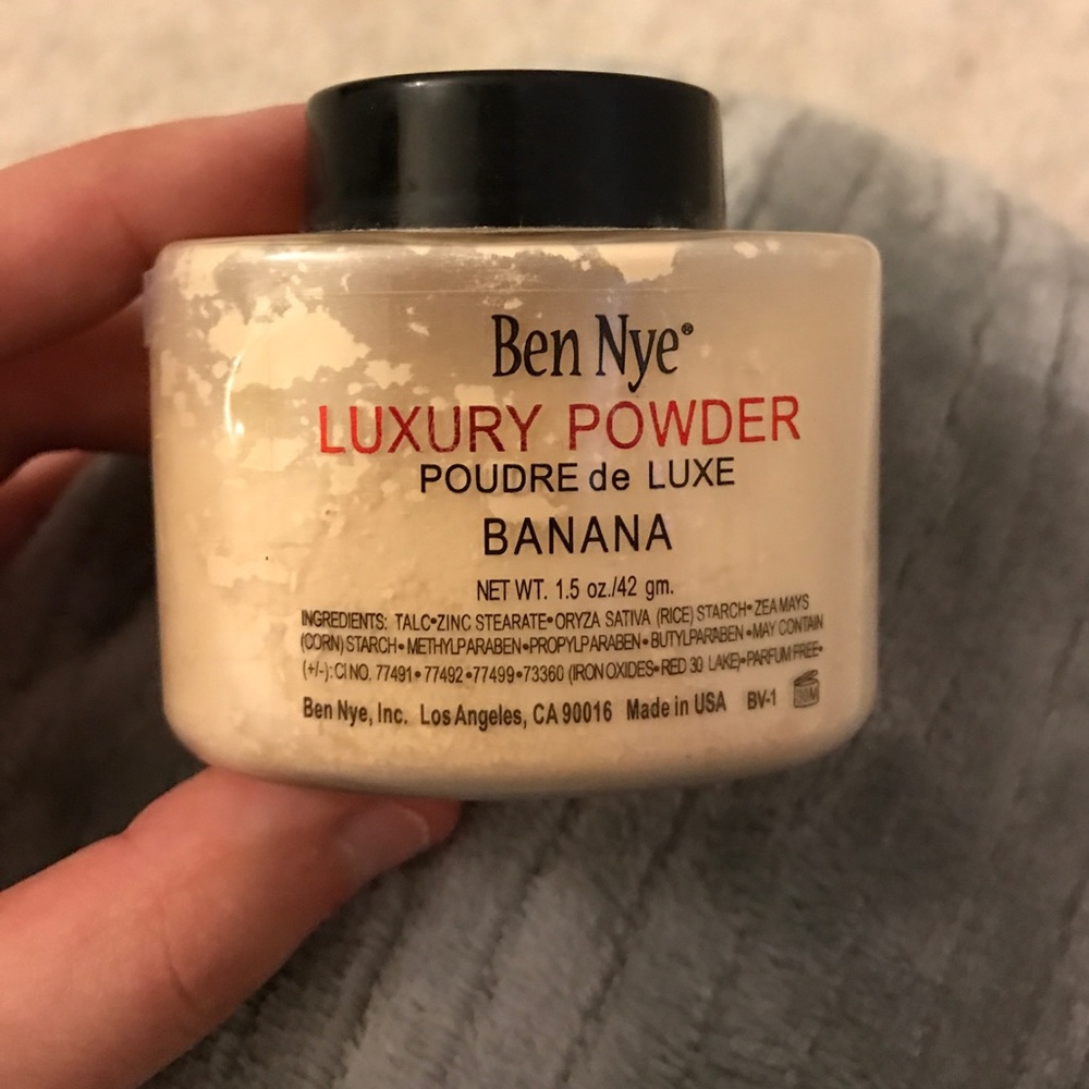Ben Nye Luxury Powder Banana
