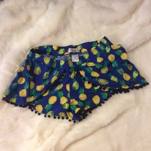 Pineapple Tropical Fruit Pom Pom mini vacation
