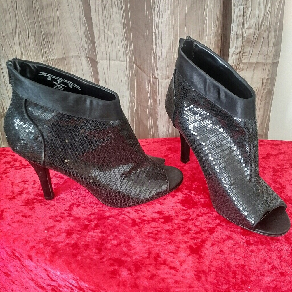 BLACK SEQUIN BOOTIES