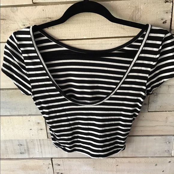 Scoop back and neck striped shirt - Picture 2 of 3