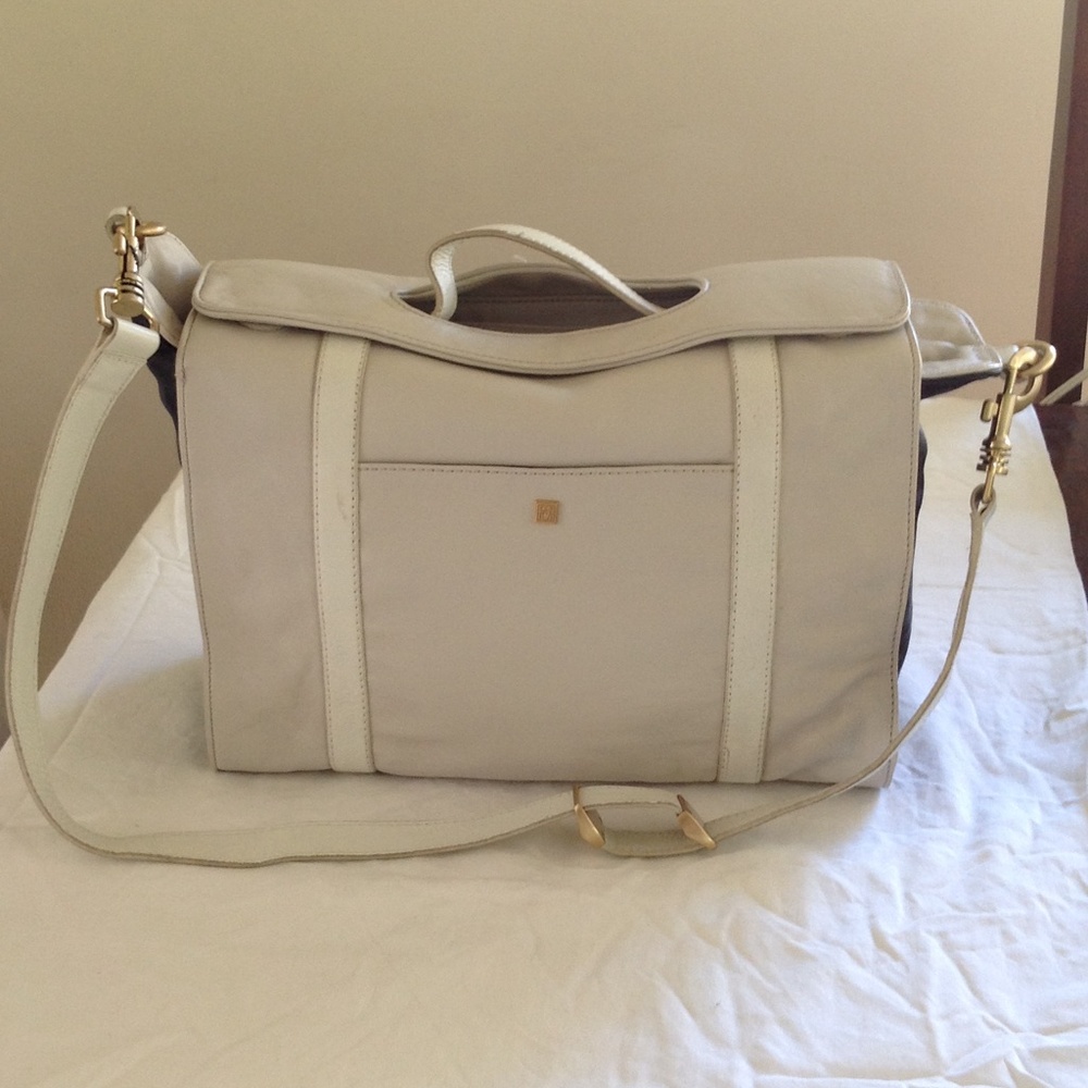 Pour la Victoire boxy leather convertible handbag
