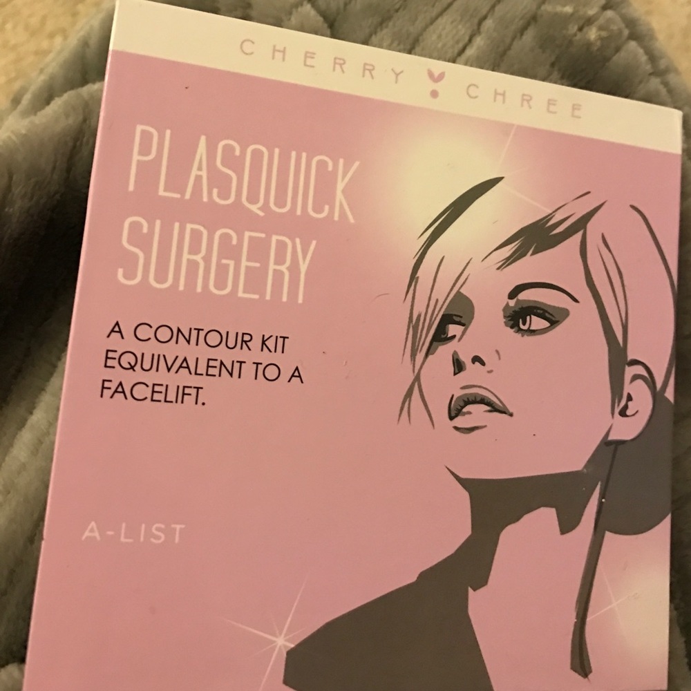 Cherry Chree contour kit