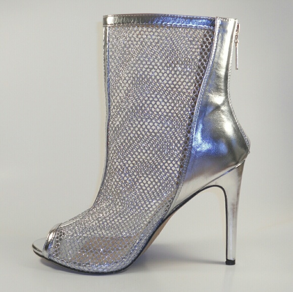 ๐HP!๐ ๐ธ๐ธ๐ผSILVER GLITTER HEELS๐น๐ธ๐ผ - Picture 4 of 4