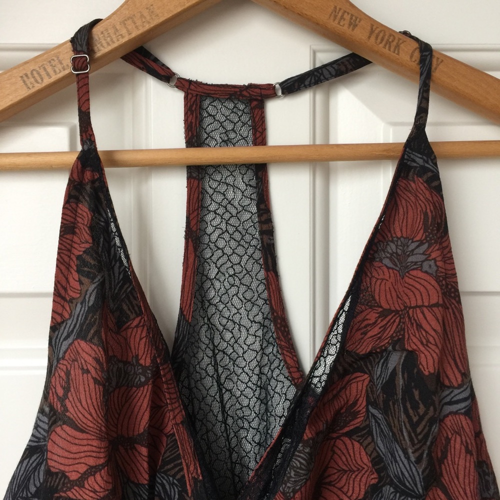 Kimchi & Blue Floral Crop Top with Lace Details