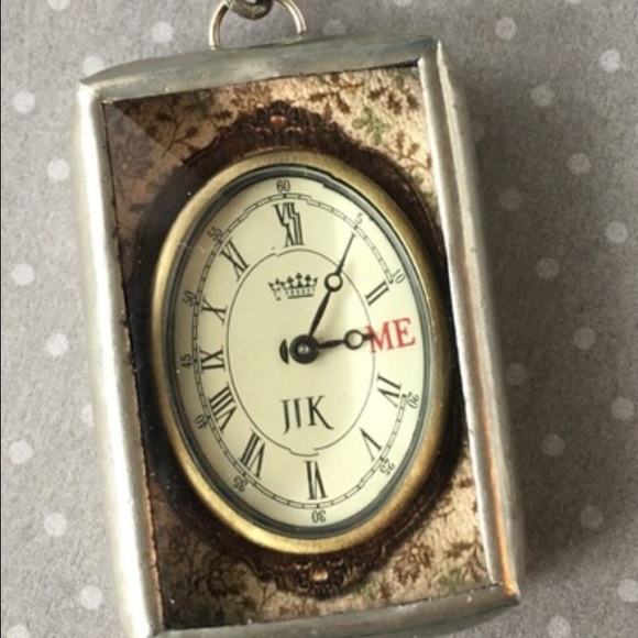 Meet your Posher, Jenny - Picture 3 of 4