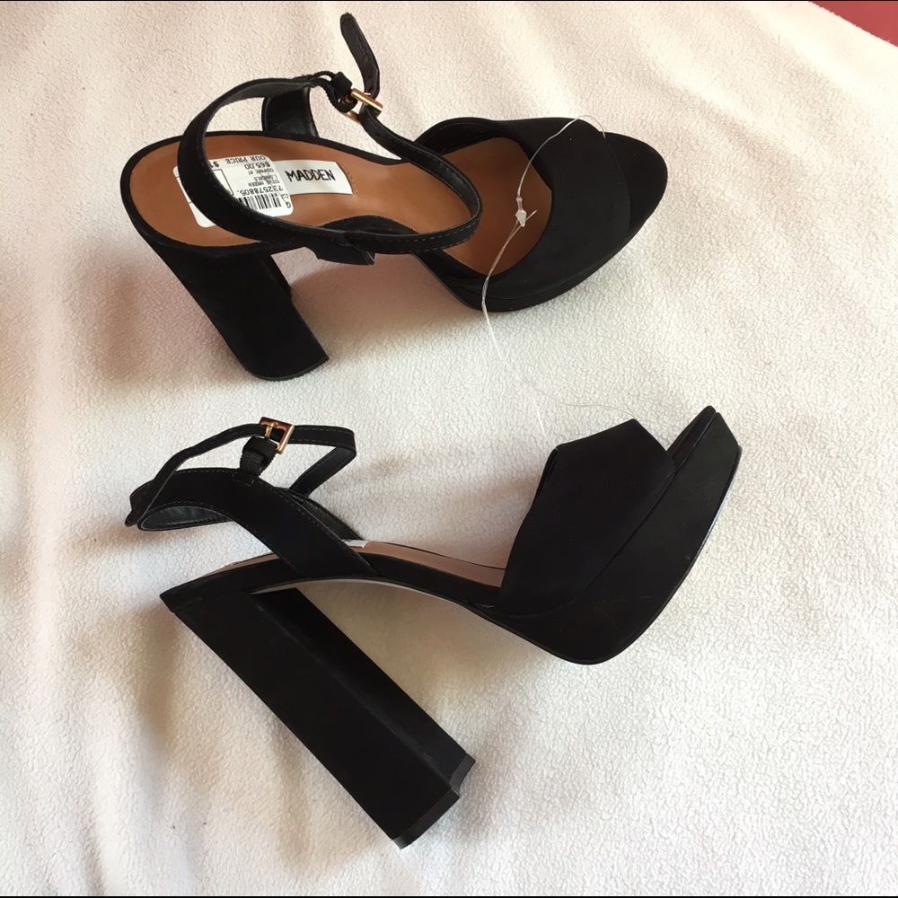 NWT Steve Madden Suede "gonzo" platform heel