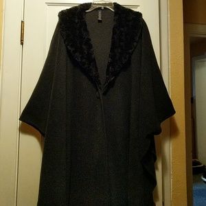 East5th Cloak NWOT