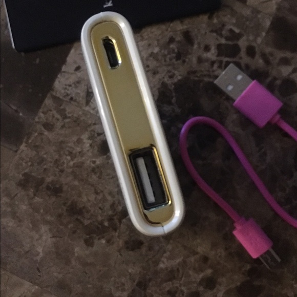 Kate Spade Backup Battery Bank Portable Charger - Picture 4 of 7