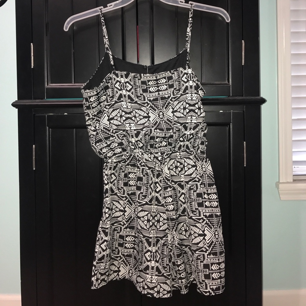 Aztec patterned romper - Picture 2 of 3