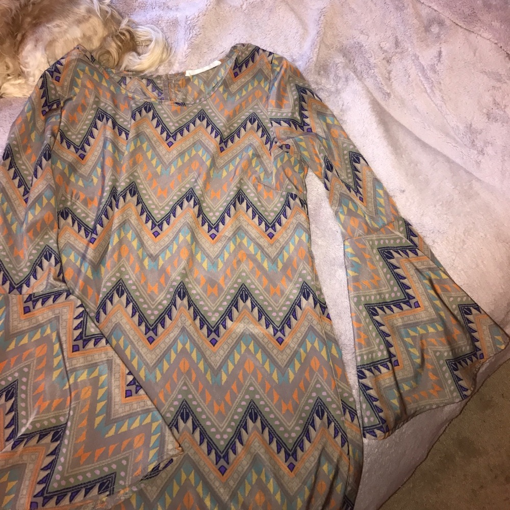 patterned shift dress with bell sleeves- size L