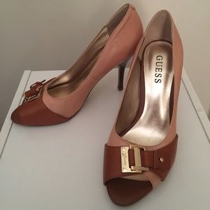 Guess peep toe buckle heels in brown multi leather