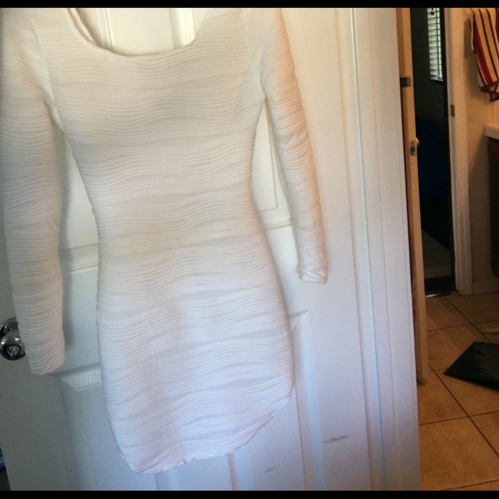 White off the shoulder short dress