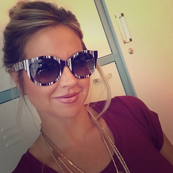 kate spade Accessories - 20 min Flash sale💥Kate ♠️ Spade sunglasses