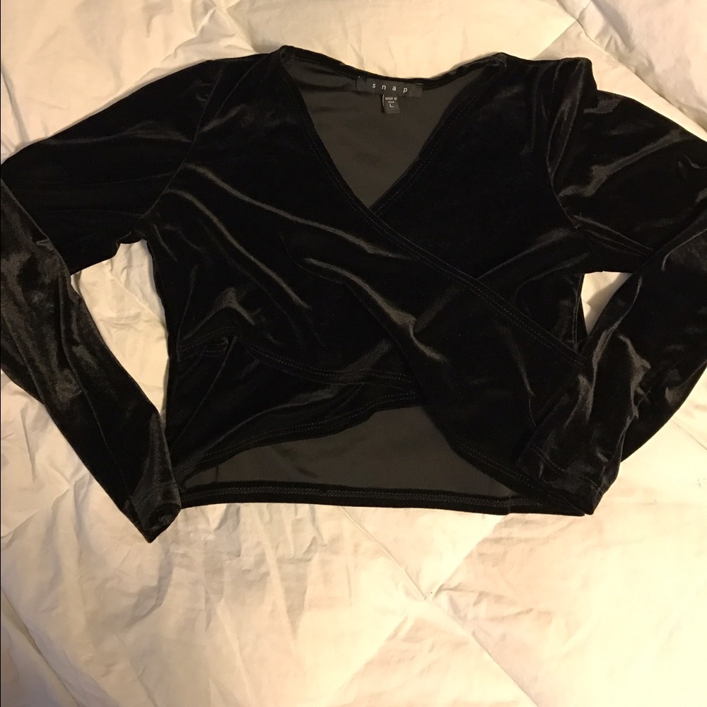 Black velour long sleeve crop top