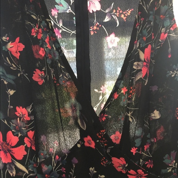 🔴2 SMALLS LEFT🔴 Floral Print Romper - Picture 5 of 7