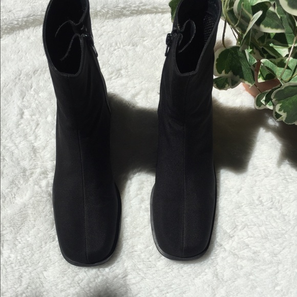 Stuart Weitzman Gortex - Picture 8 of 8