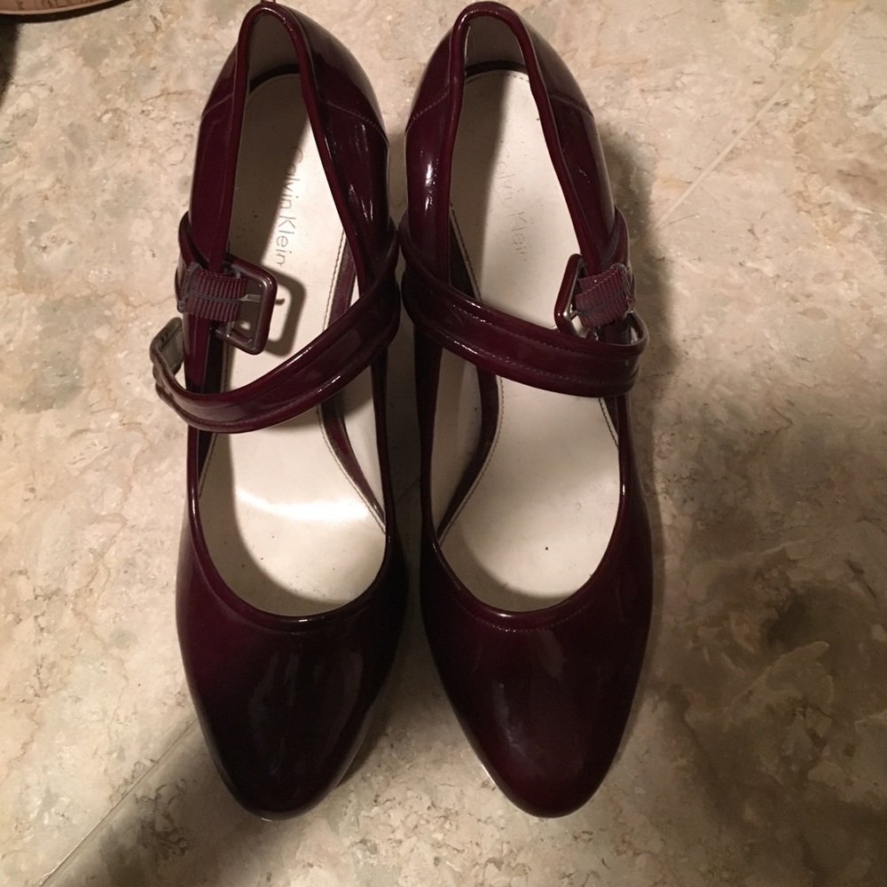 Calvin Klein Jocey burgundy patent mary janes SZ 8