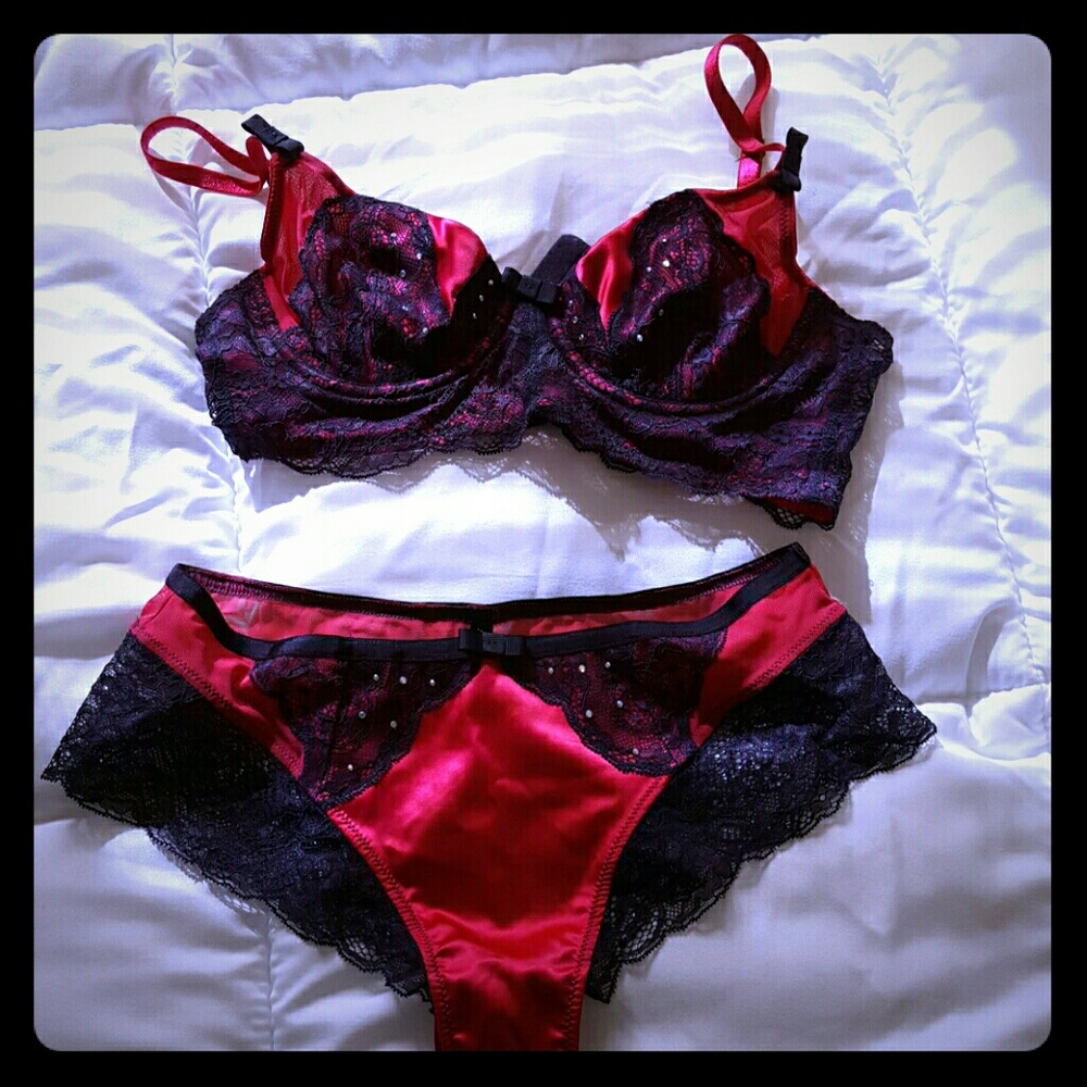 Beautiful Adore Me bra and panty set