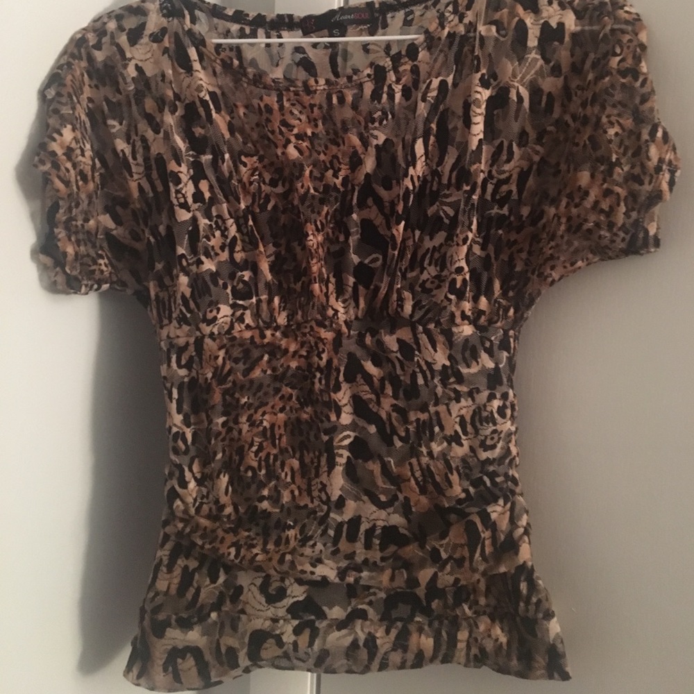 Short sleeved leopard shirt