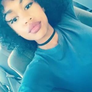 Meet your Posher, Alicia