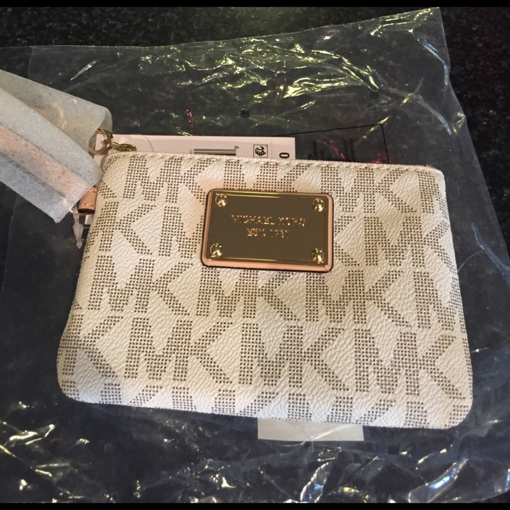 NWT Michael Kors Coin Purse. Off White. Gold