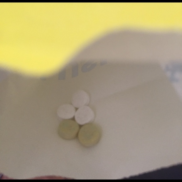 Lush Toothpaste Tabs - Picture 2 of 2