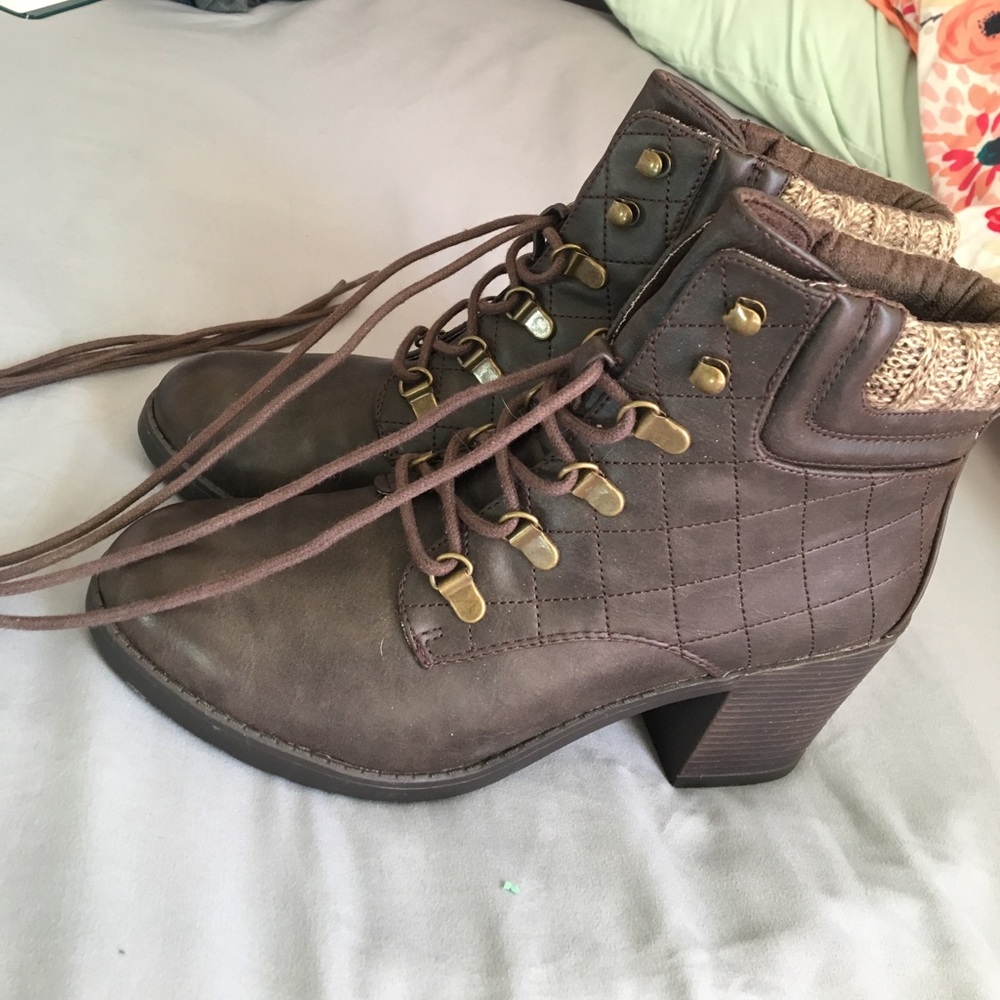 New MIA boots