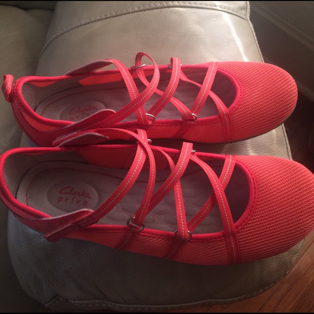 Clarks Pr!vo Flats