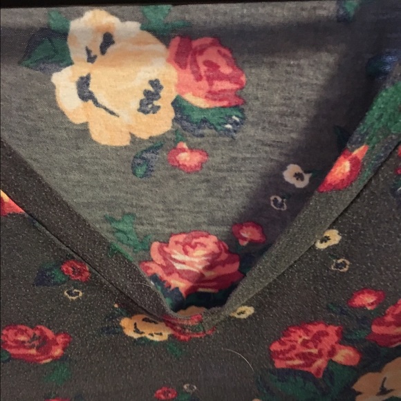 Floral shirt - Picture 3 of 4