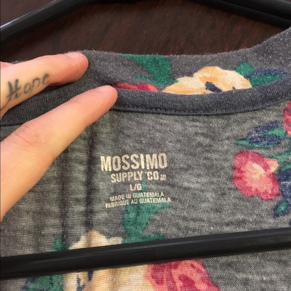 Floral shirt - Picture 4 of 4