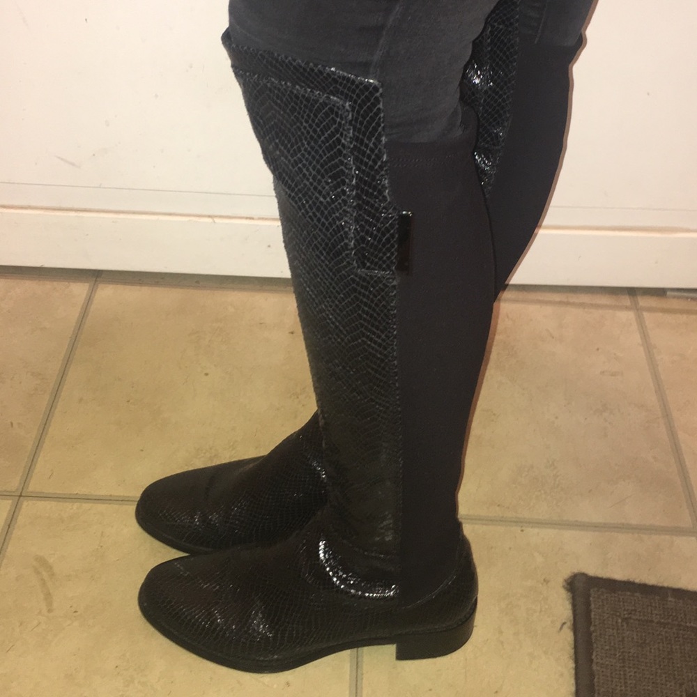 VINCE CAMUTO SIGNATURE MADE IN ITALY BOOTS