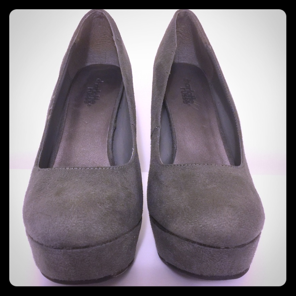 Charlotte Russe Grey Platform Almond Toe Pump