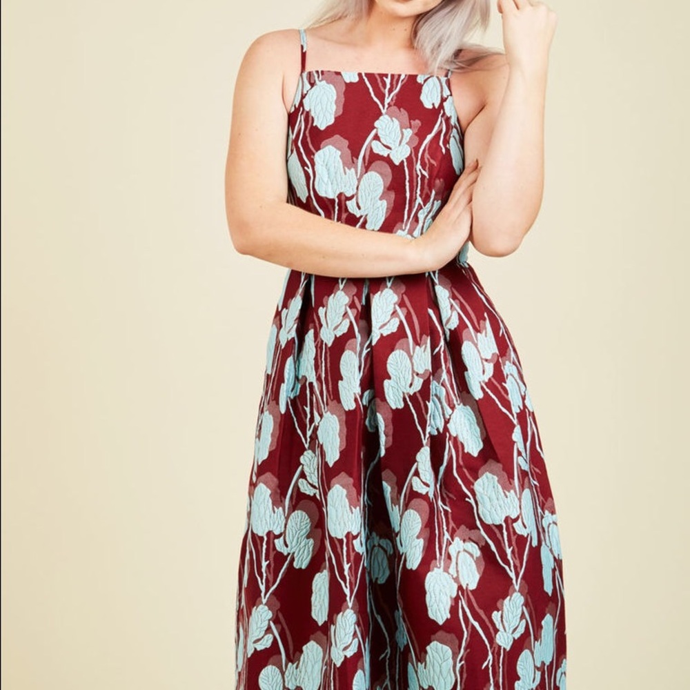 "Ritz and Wisdom A-Line Dress in Maroon" - Picture 2 of 8