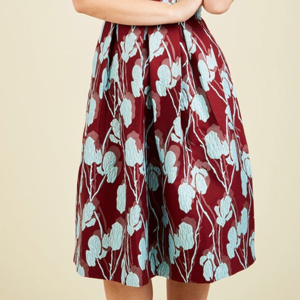 "Ritz and Wisdom A-Line Dress in Maroon" - Picture 3 of 8