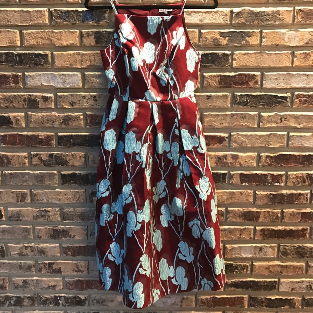 "Ritz and Wisdom A-Line Dress in Maroon" - Picture 6 of 8
