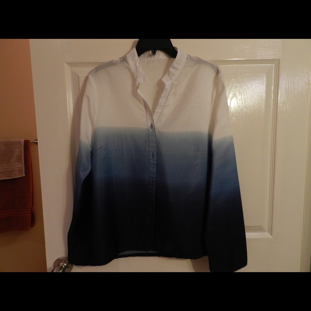 NWOT long sleeve button up Ombré shirt size M