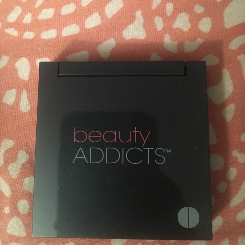 Beauty addicts concealer shade 04