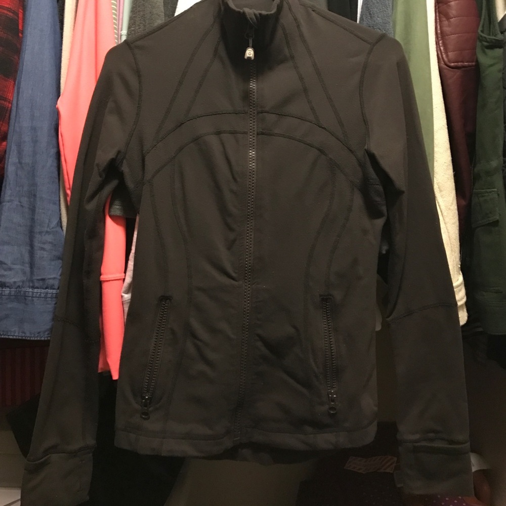 Lululemon jacket size 6