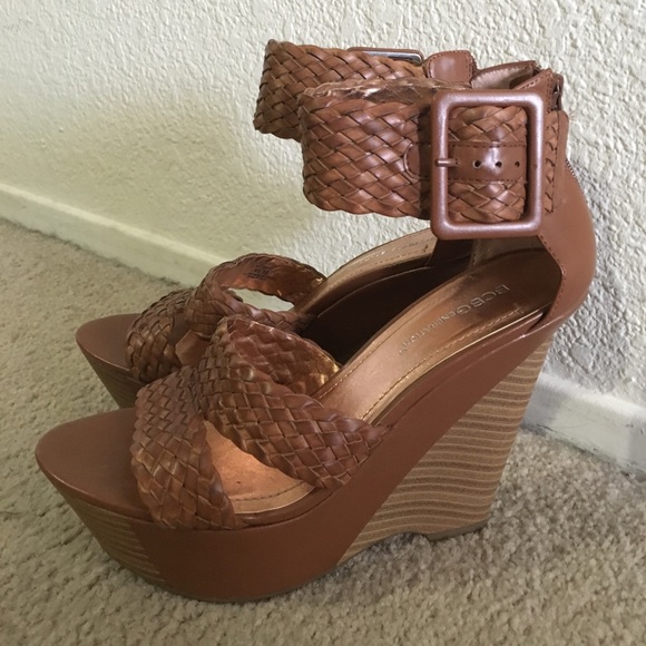 BCBGeneration Shoes - 🍀 Sale!! BCBGeneration Tan Wedges