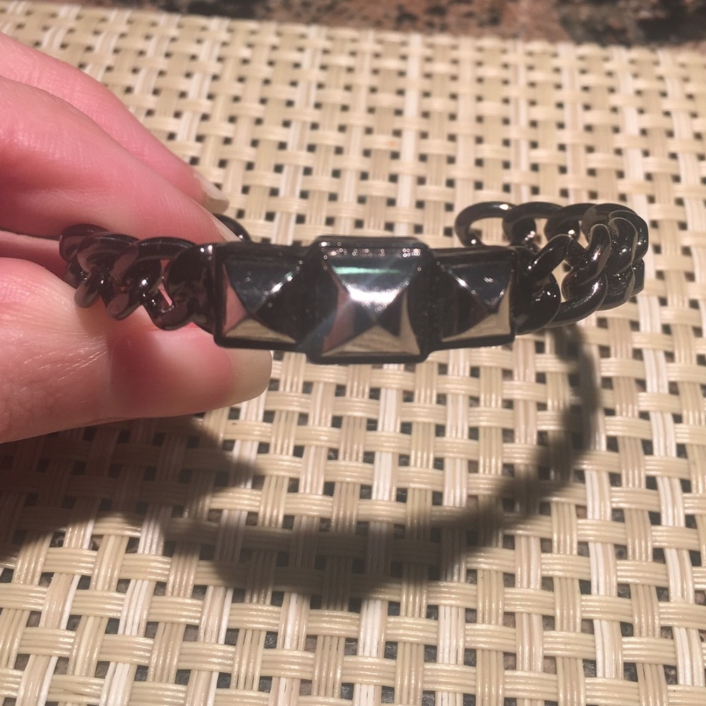 5/15 🌸BCBGMaxAzria lead colored bracelet