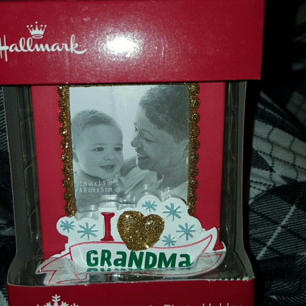 NIB HALLMARK 2016 I LOVE GRANDMA ORNAMENT