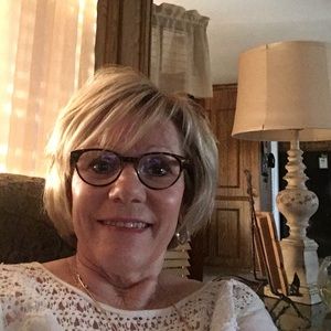 Meet your Posher, Cynthia