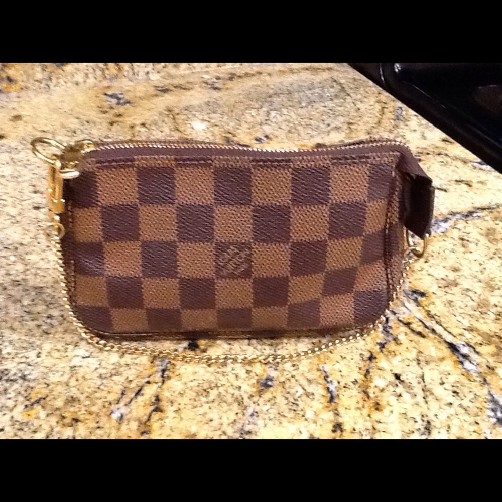 Damier Ebene Mini Pochette