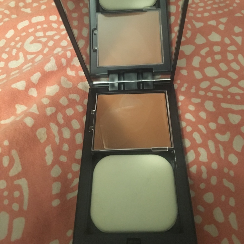 Cream to powder foundation