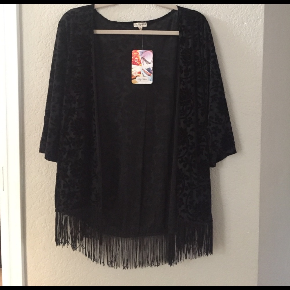 Black, velvet design kimono with fringe (Medium)