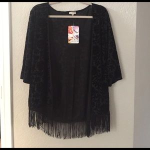 Black, velvet design kimono with fringe (Medium)