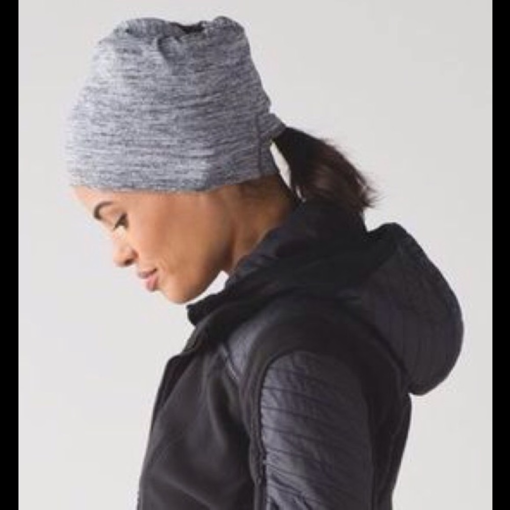 PRICE FIRM✔️NWT Top Knot Toque by Lululemon - Picture 2 of 7