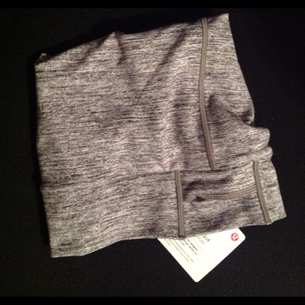 PRICE FIRM✔️NWT Top Knot Toque by Lululemon - Picture 6 of 7