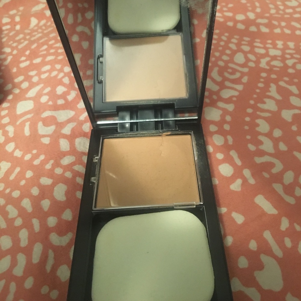 Cream to powder foundation
